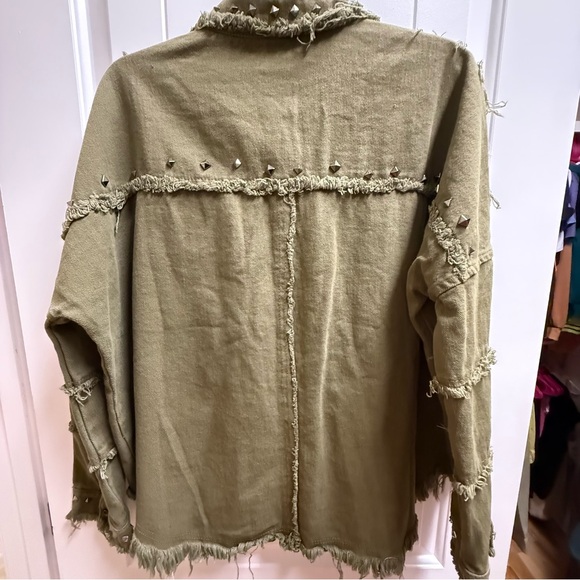 Blue B Collection Studded Distressed Jean Jacket Medium Excellent Condition - Picture 10 of 11